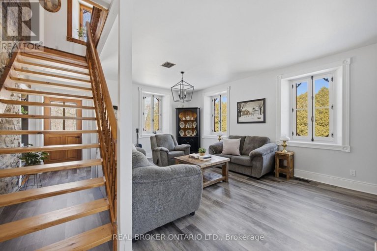 29603322/2090-beach-road/north-grenville-twp-kemptville-south/north-grenville/ontario/K0G1S0_18