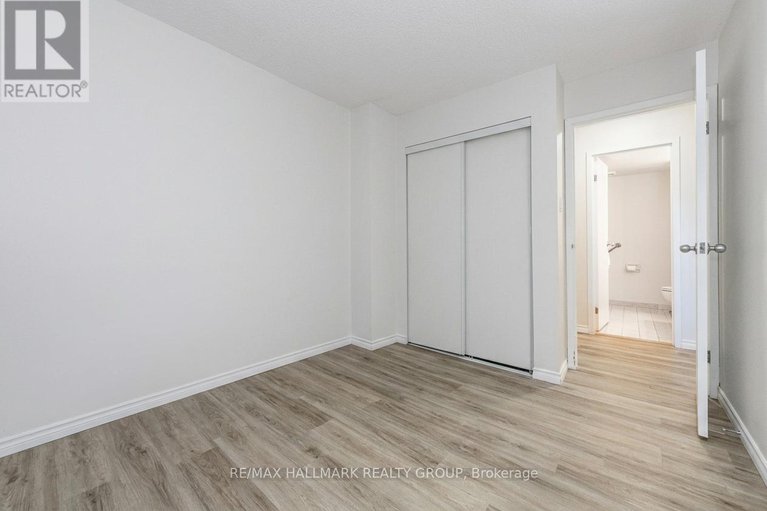 29437615/1009-1025-grenon-avenue/fairfield-heights/ottawa/ontario/K2B8S5_23