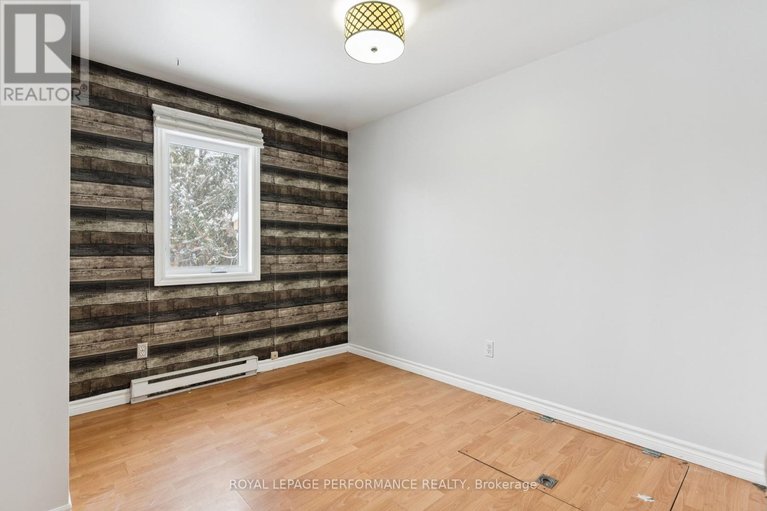 29513400/121-elizabeth-street/pakenham/mississippi-mills/ontario/K0A2X0_13