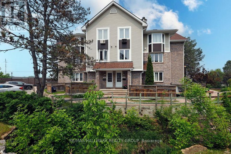 28435230/8-3-stonebank-crescent/westcliffe-estates/ottawa/ontario/K2H9M2_2