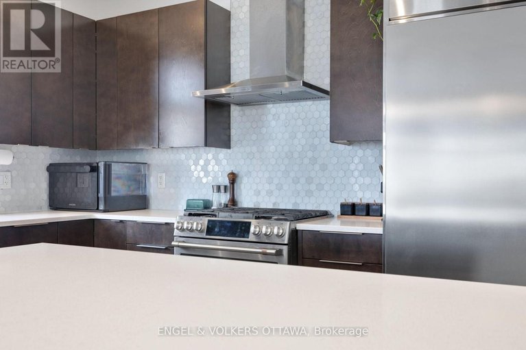 29464568/157-avro-circle/cfb-rockcliffe-and-area/ottawa/ontario/K1K4K7_13