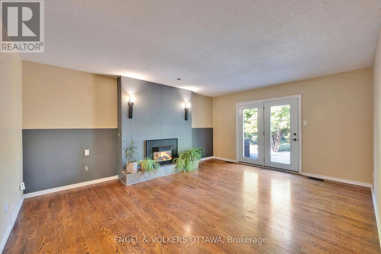 28887714/5233-mclean-crescent/manotick-long-island-nicholls-island/ottawa/ontario/K4M1G1_17