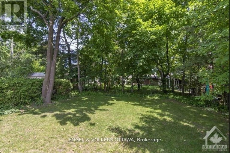29567928/317-summit-avenue/alta-vistafaircrest-heights/ottawa/ontario/K1H5Z9_19