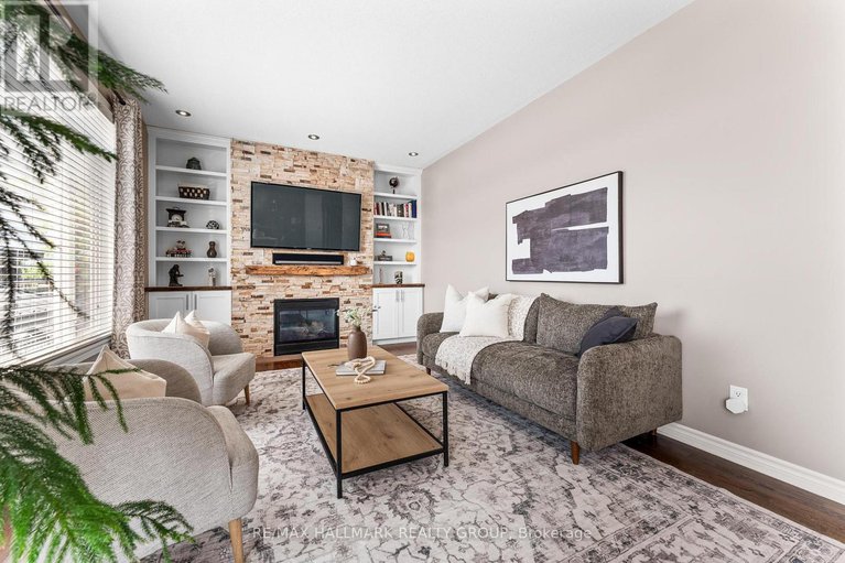 28460424/182-felicity-crescent/mer-bleuebradley-estatesanderson-park/ottawa/ontario/K1W0C2_17