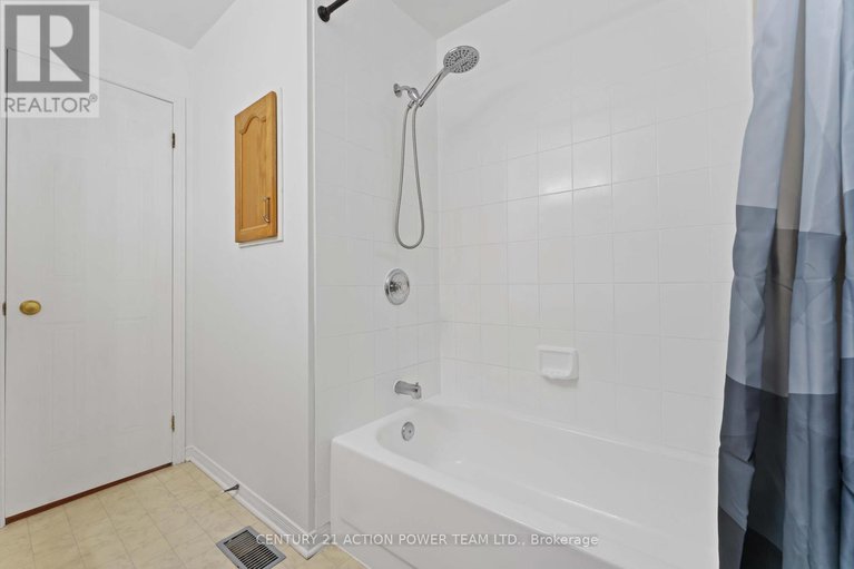 28258821/1887-hialeah-drive/fallingbrookgardenway-south/ottawa/ontario/K4A3T3_34