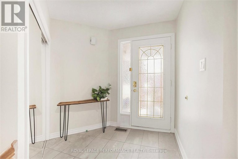 29524227/56-ipswich-terrace/morgans-grantsouth-march/ottawa/ontario/K2K2R3_28