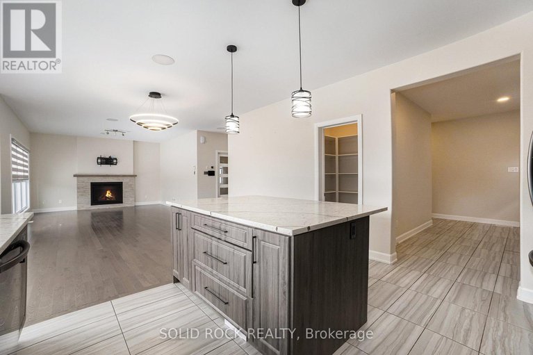 29161778/524-lucent-street/village-of-russell/russell/ontario/K4R0G3_15