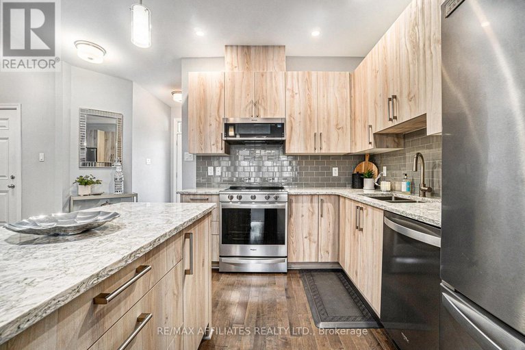 28981202/812-tewin-circle/camelot/ottawa/ontario/K4A1K3_7