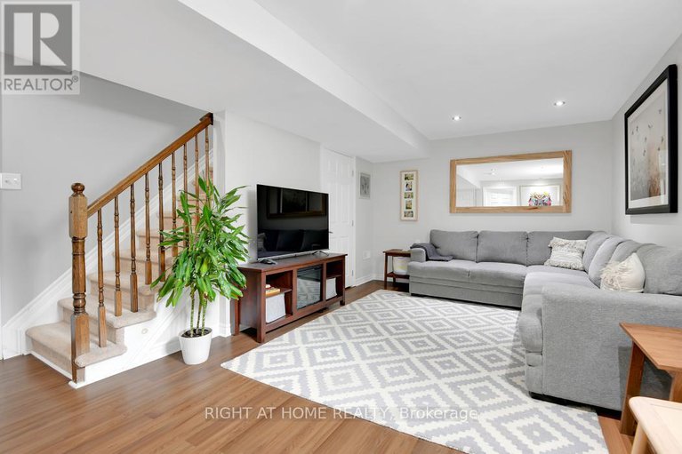 28517168/414-vendevale-avenue/stittsville-north/ottawa/ontario/K2S0M6_26