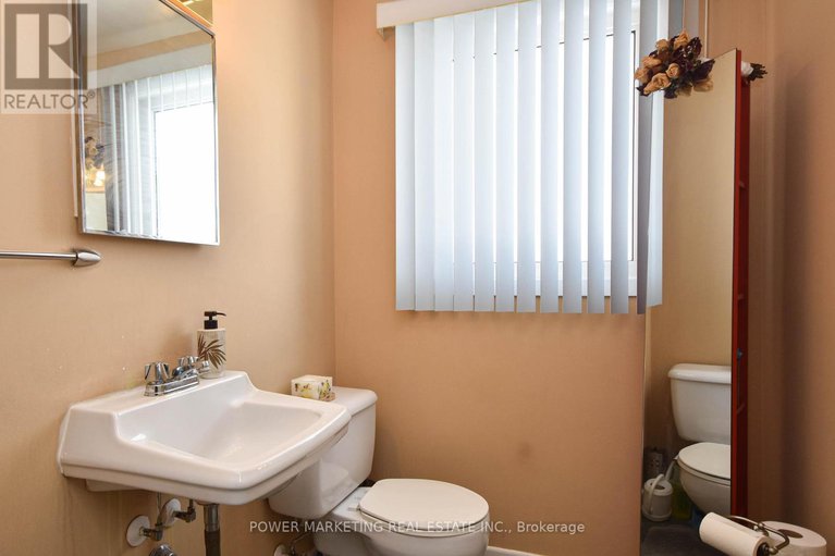 29278777/3329-navan-road/mer-bleuebradley-estatesanderson-park/ottawa/ontario/K1W0K7_14