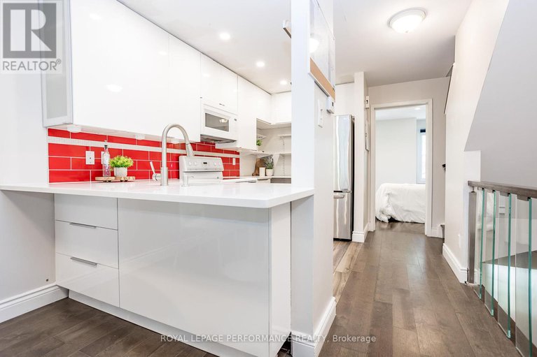 28358632/233-mart-circle/manor-park/ottawa/ontario/K1K4K2_9