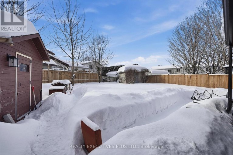 29406183/1110-trillium-place/town-of-rockland/clarence-rockland/ontario/K4K1T1_35