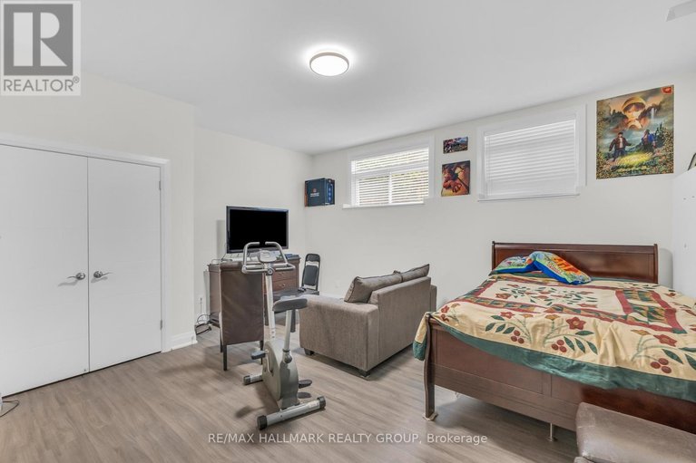 29687153/165-longpre-street/vanier/ottawa/ontario/K1L7J5_34