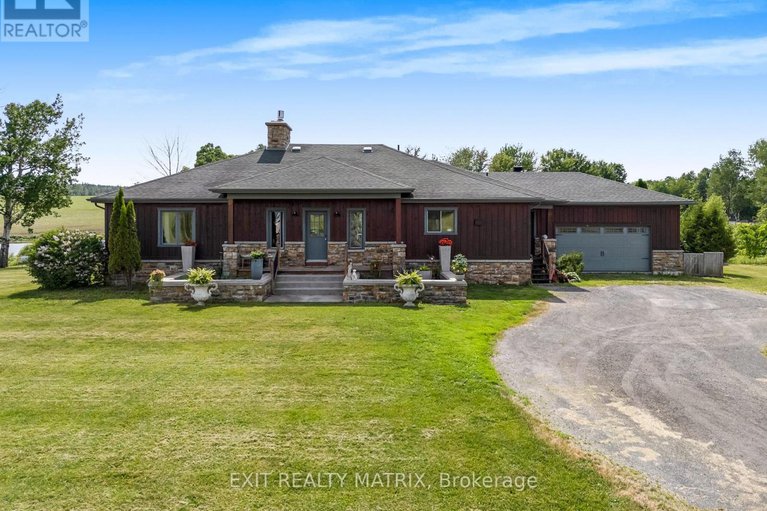 28250158/2228-ste-anne-road/lorignal/champlain/ontario/K0B1K0_1