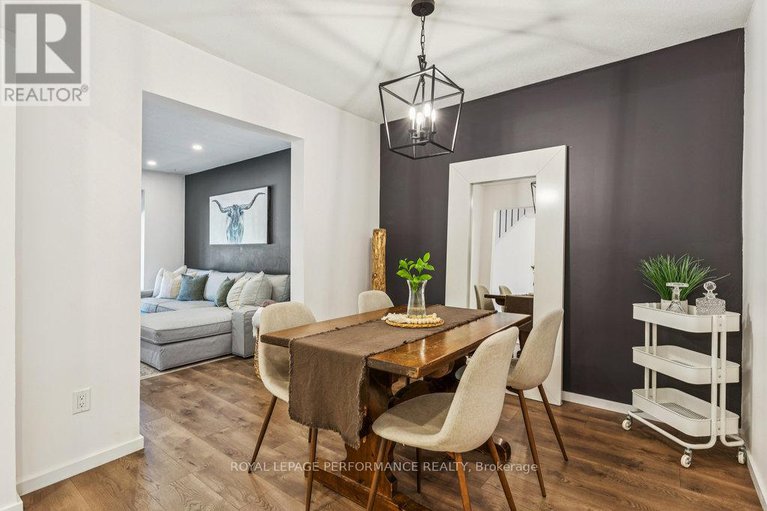28749249/68-1732-shamandura-lane/orleanssunridge/ottawa/ontario/K1C6Z9_11