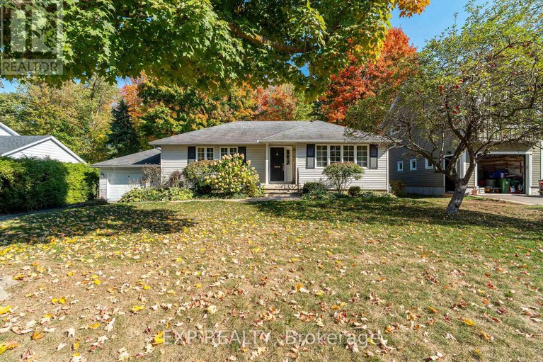 29009959/504-thessaly-circle/alta-vistafaircrest-heights/ottawa/ontario/K1H5W5_1