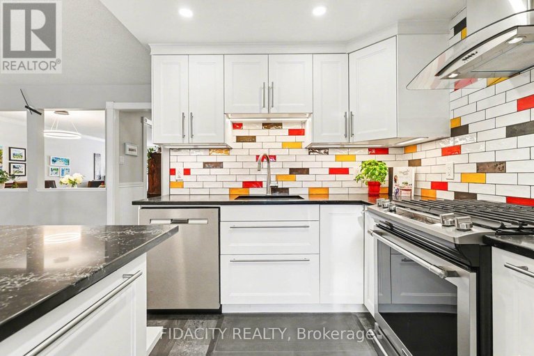 29569368/78-jarlan-terrace/katimavik/ottawa/ontario/K2L3K9_13