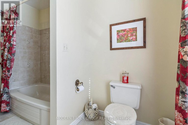 29289029/24-bernard-crescent/augusta-twp/augusta/ontario/K0E1P0_24