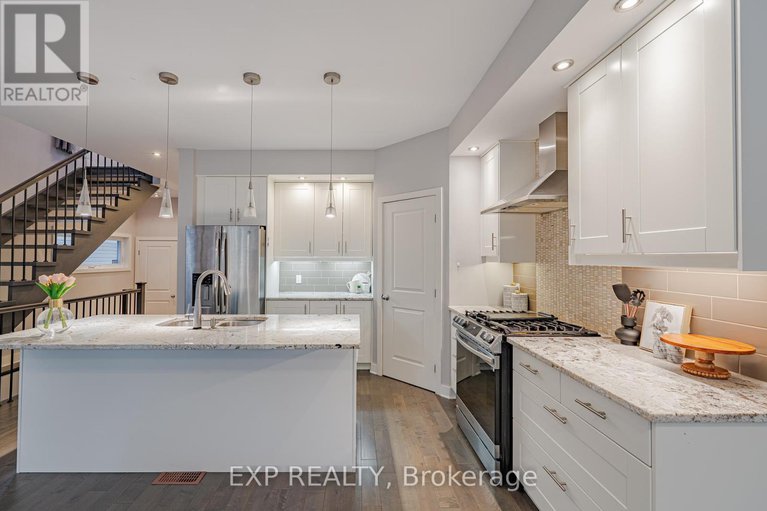 28359766/14-camil-street/castle-heightsrideau-high/ottawa/ontario/K1K0X1_14