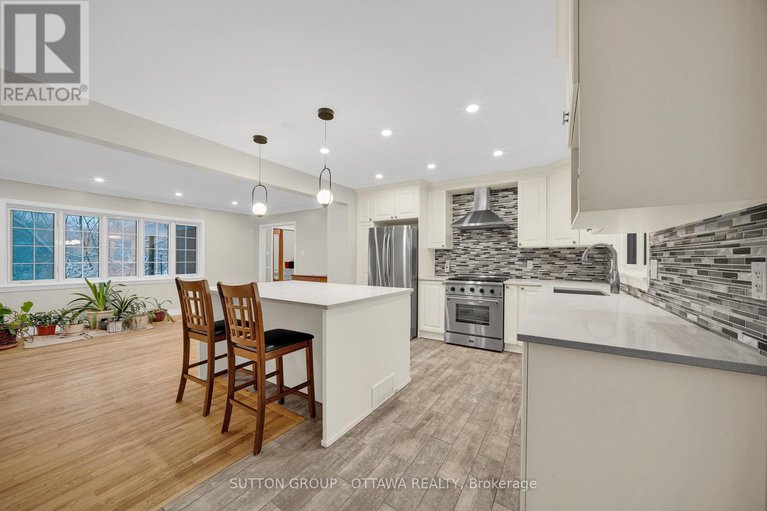 29185159/661-blair-road/rothwell-heights/ottawa/ontario/K1J7M4_16