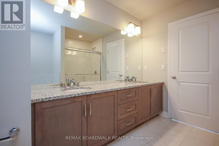 29643947/74-michael-stoqua-street/cfb-rockcliffe-and-area/ottawa/ontario/K1K5A2_18