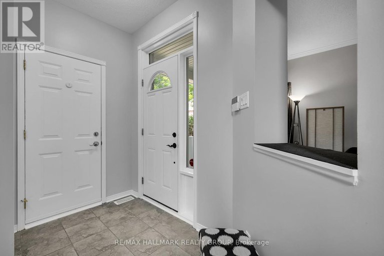 28476381/4136-wolfe-point-way/riverside-southgloucester-glen/ottawa/ontario/K1V1P4_2