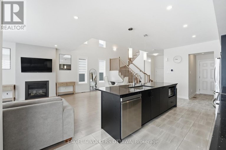 29583763/306-oakmont-drive/north-grenville-twp-kemptville-south/north-grenville/ontario/K0G1J0_8