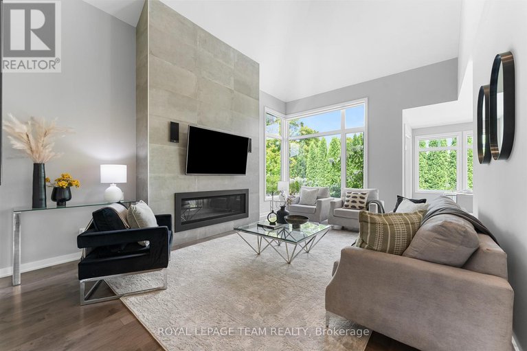28689436/250-sunnyridge-crescent/emerald-meadowstrailwest/ottawa/ontario/K2M0H3_21