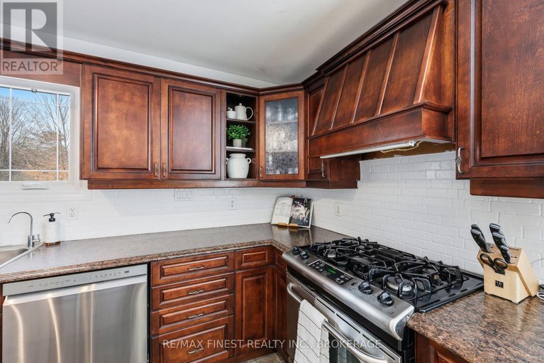 29422914/2518-rideau-ferry-road/drummondnorth-elmsley-north-elmsley-twp/drummondnorth-elmsley/ontario/K7H3C7_31