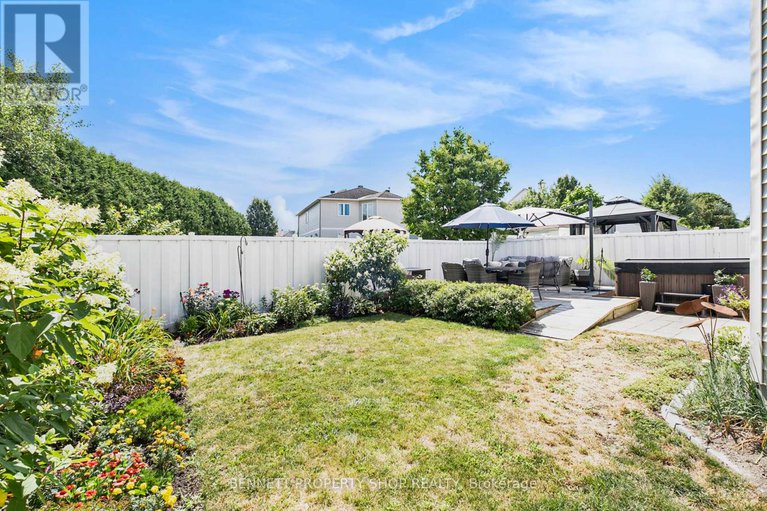 28777333/778-montcrest-drive/fallingbrookridgemount/ottawa/ontario/K4A2M6_26