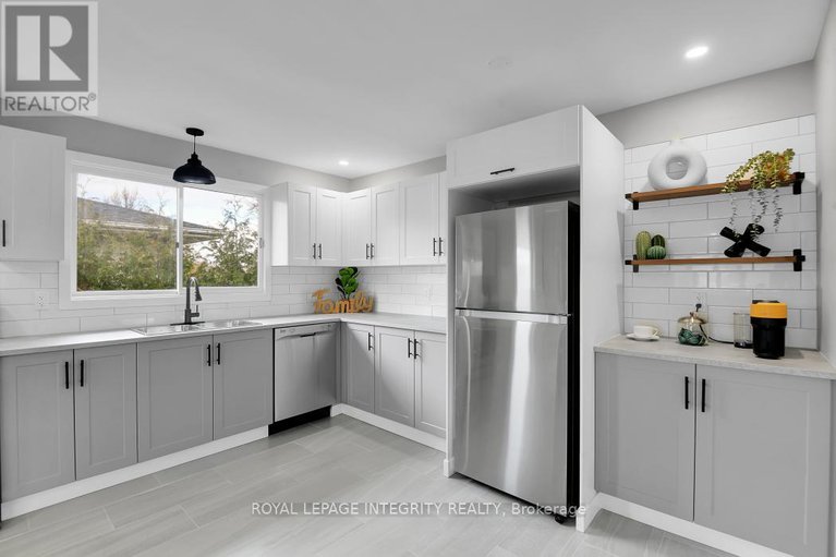 29079650/3-ashwick-court/craig-henrywoodvale/ottawa/ontario/K2G3S4_15