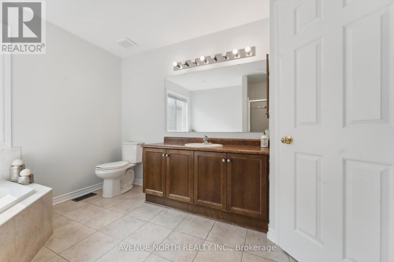 28444872/272-trail-side-circle/springridgeeast-village/ottawa/ontario/K4A5B1_19