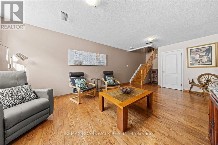 29446345/6355-sablewood-place/chapel-hill/ottawa/ontario/K1C7M3_74