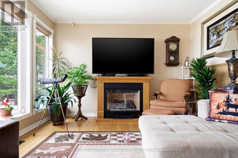 29528770/6588-tree-haven-road/south-glengarry-charlottenburgh-twp/south-glengarry/ontario/K0C2E0_9