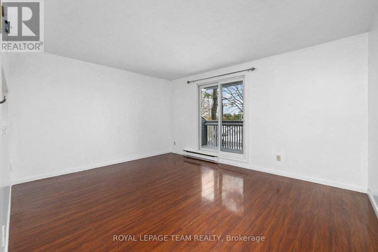 29098666/314-214-viewmount-drive/borden-farmstewart-farmcarleton-heightsparkwood-hills/ottawa/ontario/K2E7X3_12