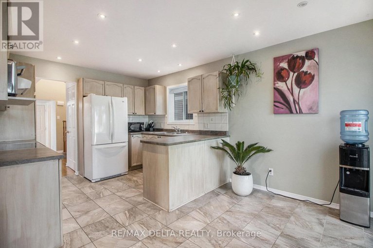 28928926/1610-duplante-avenue/fallingbrookpineridge/ottawa/ontario/K4A4A2_14