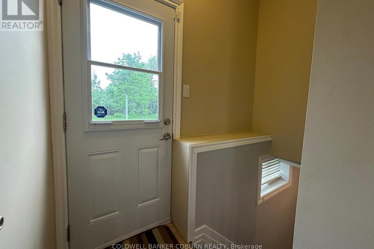 28429143/280-county-44-road/kemptville/north-grenville/ontario/K0G1J0_17