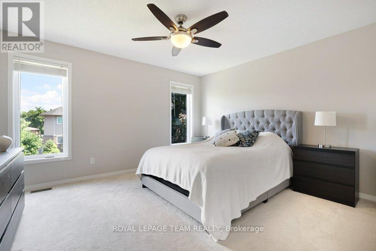 28522929/8-black-rivers-place/bridlewood/ottawa/ontario/K2M2E2_25