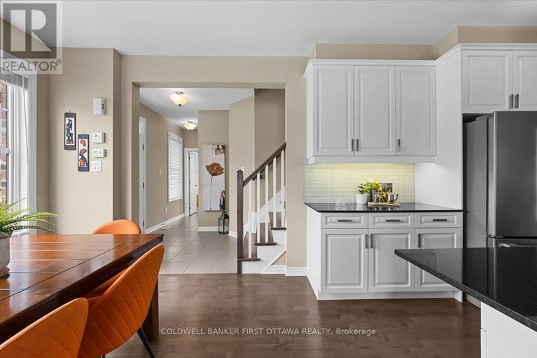 29689822/213-rue-des-soldats-riendeau-street/half-moon-bay/ottawa/ontario/K2J5Z4_12