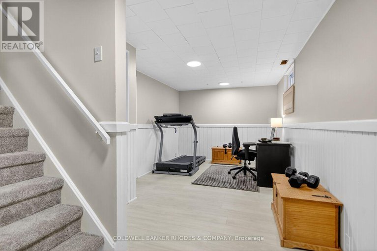 29154469/8-confederation-private/mooneys-bayriverside-park/ottawa/ontario/K1V9W6_34