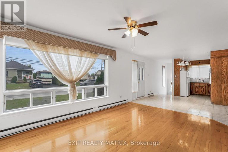 28923797/323-longueuil-street/lorignal/champlain/ontario/K0B1K0_9