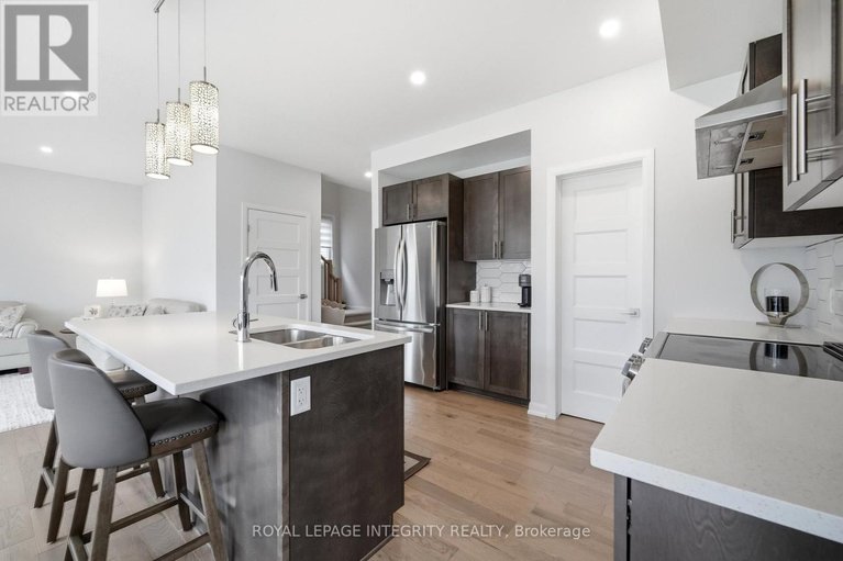 29613574/441-sterling-avenue/clarencerockland-twp/clarence-rockland/ontario/K4K0M5_12