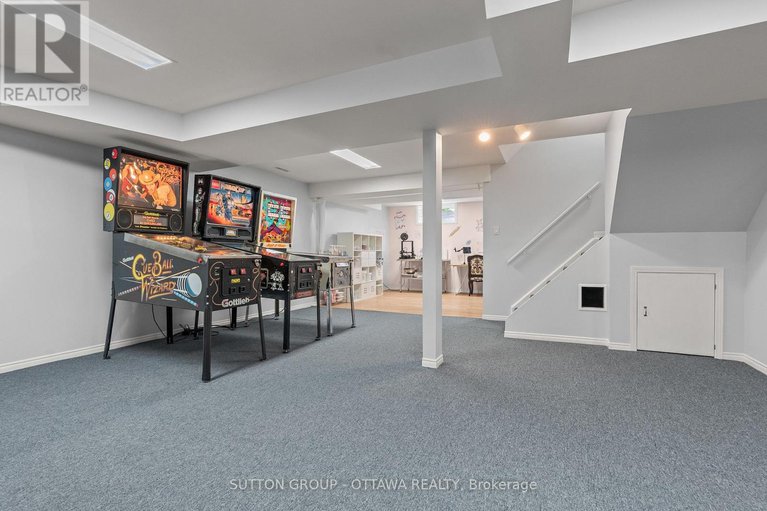28824766/9-sundance-court/sheahan-estatestrend-village/ottawa/ontario/K2H8T4_40