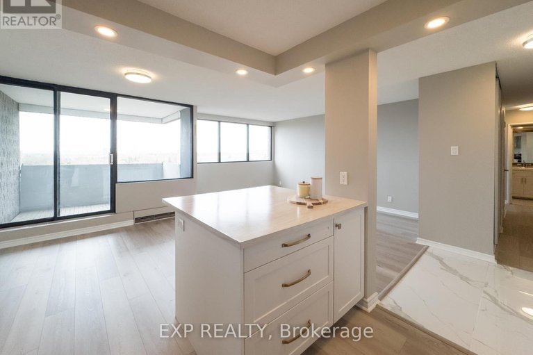 28516157/808-1285-cahill-drive-e/south-keys/ottawa/ontario/K1V9A7_17