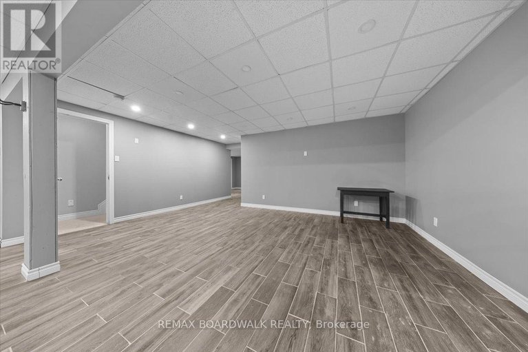 29612405/279-sceptre-way/emerald-meadowstrailwest/ottawa/ontario/K2V0C6_34