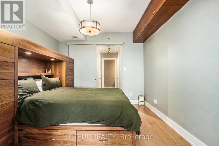 28813431/701-98-richmond-road/westborohampton-park/ottawa/ontario/K1Z0B2_19