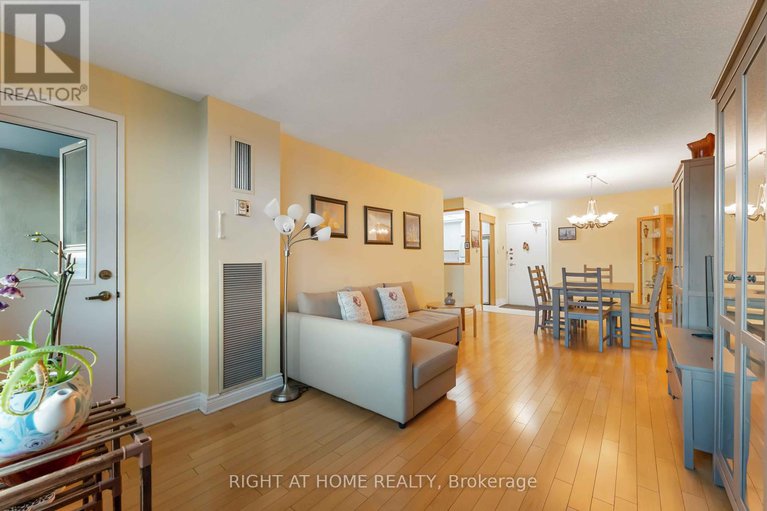 28955194/903-555-brittany-drive/viscount-alexander-park/ottawa/ontario/K1K4C5_7