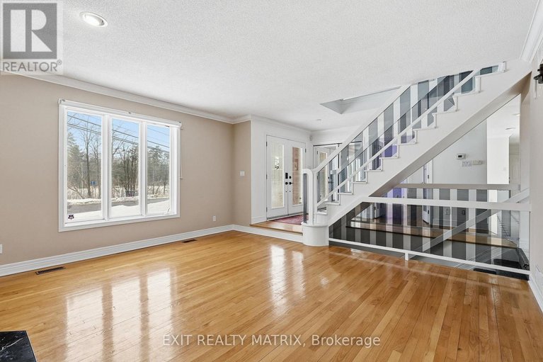 29666796/203-montee-outaouais-road/town-of-rockland/clarence-rockland/ontario/K4K1G2_13