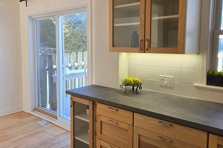 29378694/1305-kingston-avenue/carlington/ottawa/ontario/K1Z8K9_9