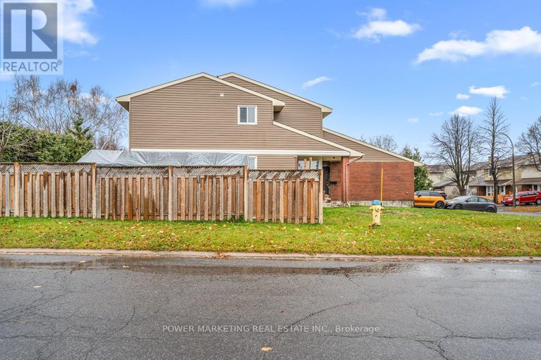 28583636/1631-saxony-crescent/pineview/ottawa/ontario/K1B5K8_3